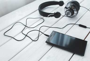 8000万引爆悬念！利物浦疯抢23岁铁卫，溢价3000万值不值？